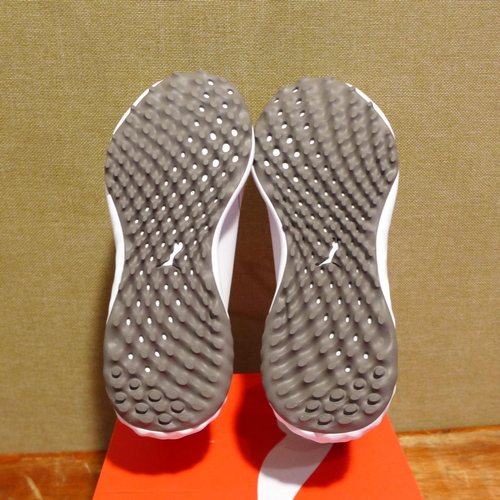 6223 - A pair of Puma trainers, UK size 7.5 (377) *This lot is subject to VAT