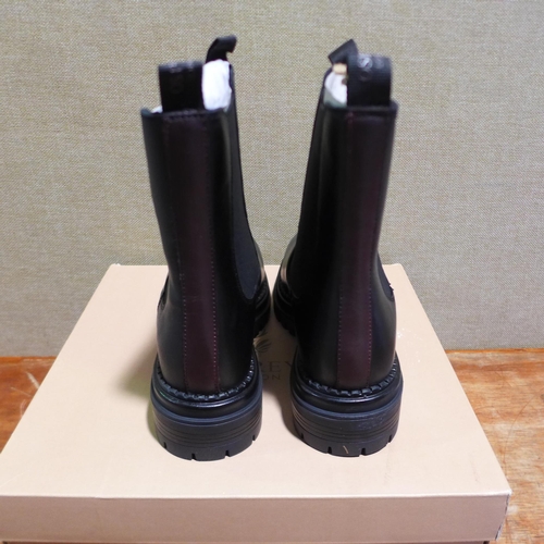 6233 - A pair of Osprey London mens boots, UK size 6 (377) *This lot is subject to VAT