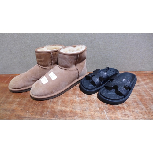 6237 - A pair of womens boots, UK size 8 and a pair of Heritage 63 Pajar sandals, UK size 4 (377) *This lot... 
