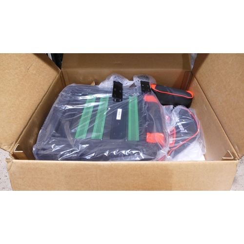 6240 - An Anda premium black/red gaming chair, original RRP £141.66 + VAT (378-161) *This lot is subject to... 