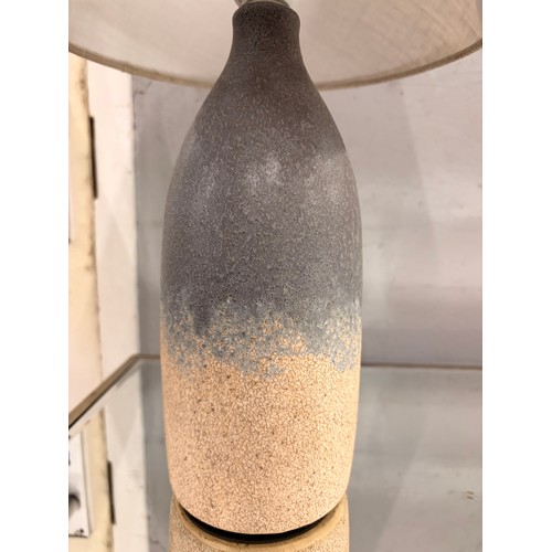 3242 - A small lava style table lamp