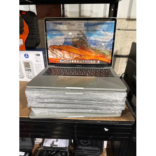 6202 - Eight display model Faux Macbooks ( for display purpose only ) not actual Macbooks   * This lot is s... 