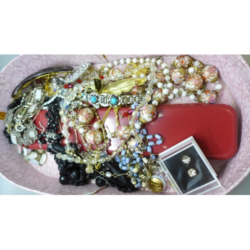 2059 - A case of costume jewellery including bead jewellery including amethyst quartz, tigers eye bracelet,... 