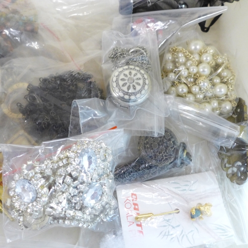 2061A - A collection of costume jewellery