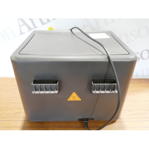 6089 - A Sur La Table air fryer, (378-252) *This lot is subject to VAT
