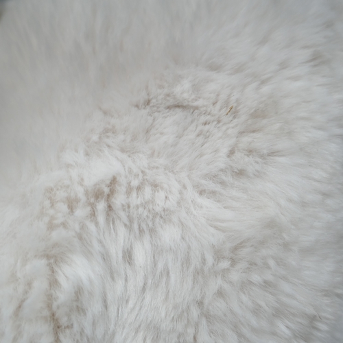 6093 - A Frye faux fur comforter bundle,  (379-500) *This lot is subject to VAT