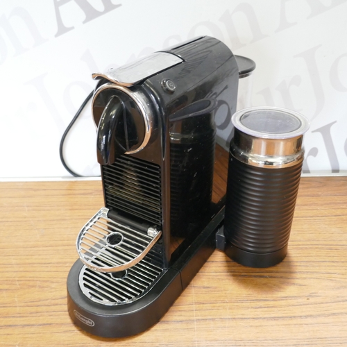 6112 - A Delonghi Nespresso Citiz coffee machine, original RRP £149.99 + VAT (378-263) *This lot is subject... 