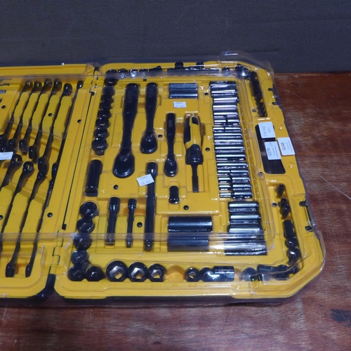 6148 - A DeWalt mechanics set  (376-410/911) *This lot is subject to VAT