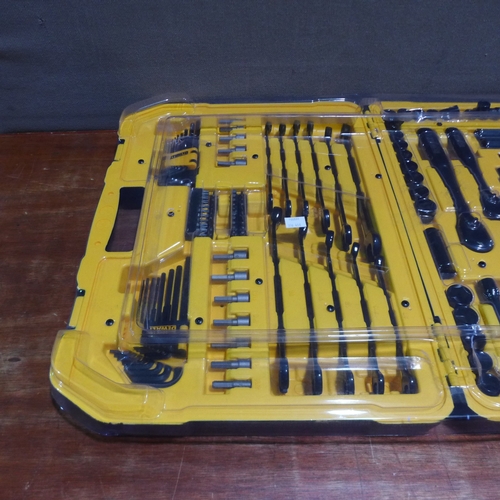 6148 - A DeWalt mechanics set  (376-410/911) *This lot is subject to VAT