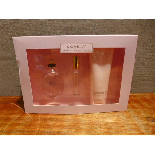 6164 - A Sarah Jessica Parker Lovely gift set  (378-505) *This lot is subject to VAT