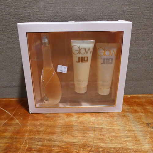 6176 - A Jennifer Lopez Glow gift set  (378-541) *This lot is subject to VAT