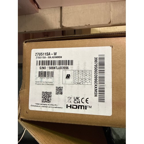 6156 - An LG MyView 27