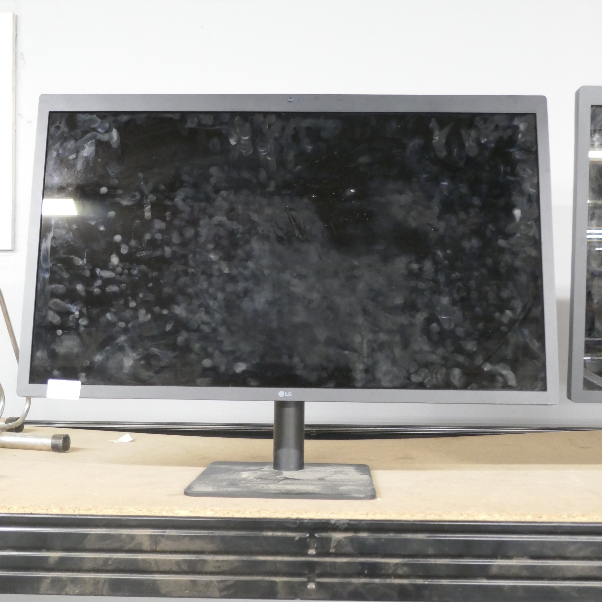 2 LG model 27MDSKL 27