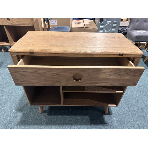 3013 - A Holcot drop leaf dining table (requires attention)