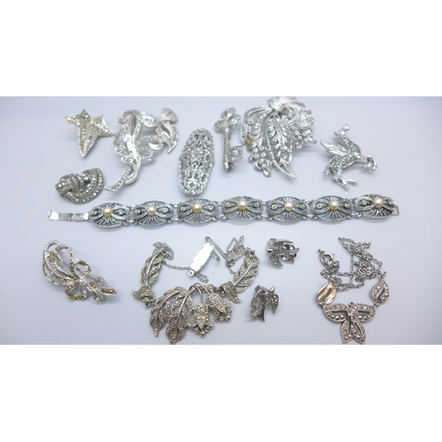 7171 - A collection of marcasite jewellery