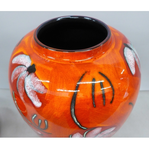 2002 - A very large Poole pottery ginger jar, 31cm