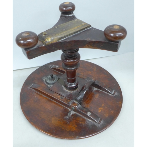 2021 - A Victorian mahogany apprentice piece tilt-top breakfast table, 25.5cm diameter
