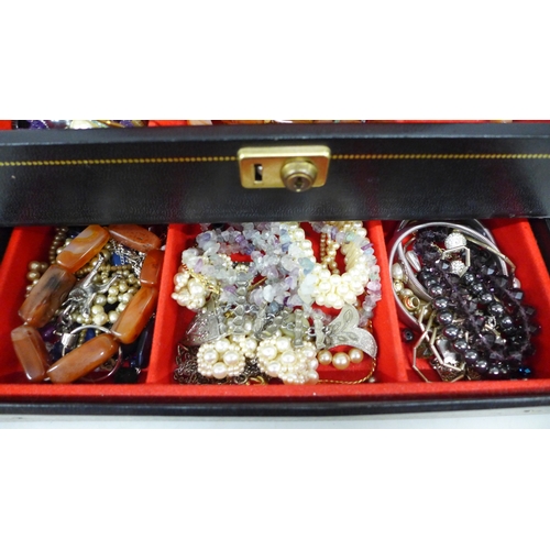 2049 - A jewellery case of costume jewellery