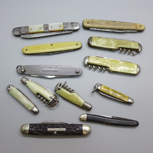 2163 - Twelve pocket knives   *Not available for packing and posting*