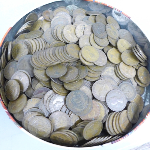 2189 - A collection of copper half-pennies