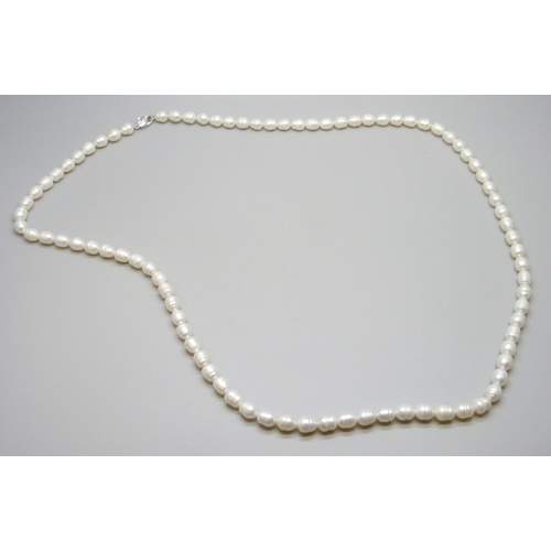 7108 - A Honora long white pearl necklace with a silver clasp, 97g, 92cm