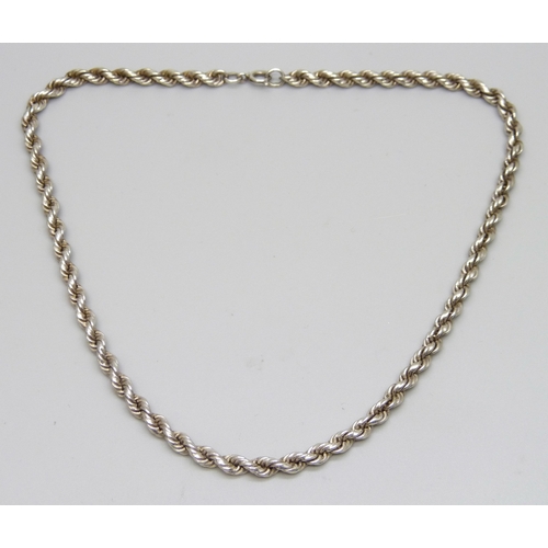 7141 - A silver rope twist chain choker necklace, 20g, 35.5cm