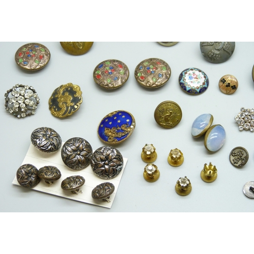 7159 - A collection of antique and later buttons, including G.T.F of Paris bird examples, micro-mosaic and ... 