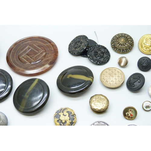 7159 - A collection of antique and later buttons, including G.T.F of Paris bird examples, micro-mosaic and ... 