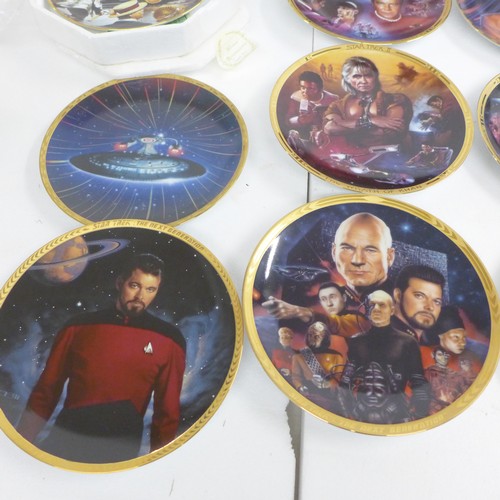 2155 - A collection of display plates mainly Star Trek themed