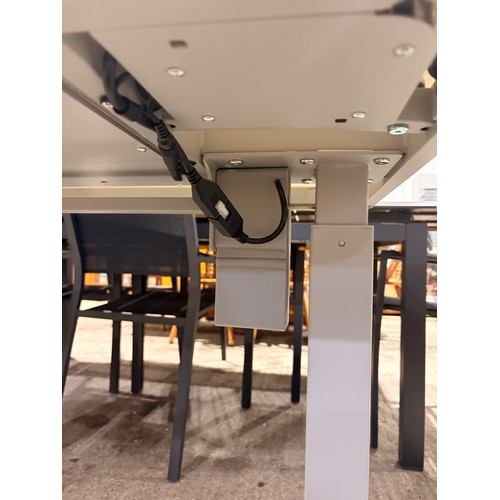 3045B - A Geller white tech desk, original RRP £179.99 + VAT (378-447) *This lot is subject to VAT