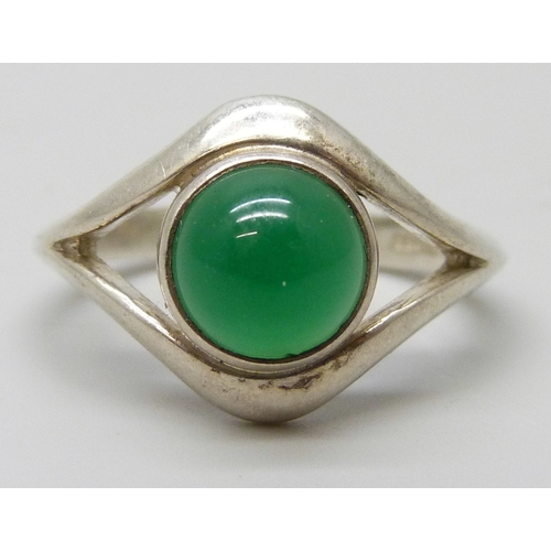 Malcolm Gray, a Scottish silver and chrysoprase ring, O