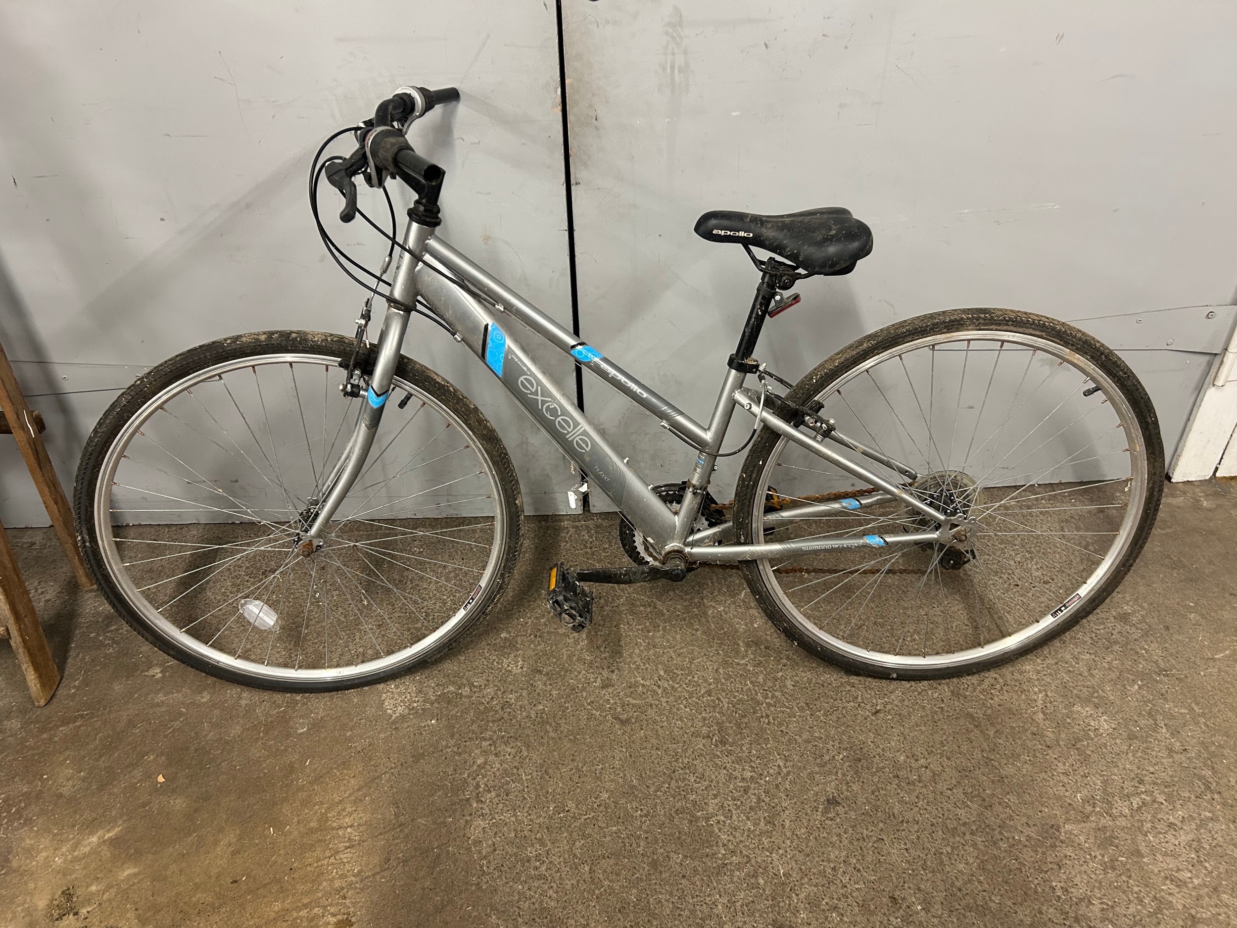 2 Apollo Excelle lady's bicycles