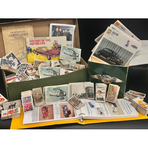 2109 - A collection of tea cards and cigarette cards including Will's, Adarth Photographs of Famous Landmar... 