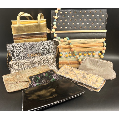 2117 - A collection of lady’s vintage evening bags