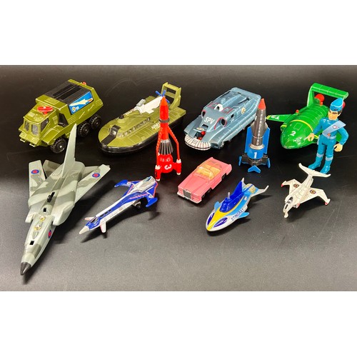 2157 - A collection of die-cast model vehicles to include Matchbox Battlekings, Dinky Toys Hovercraft, Matc... 