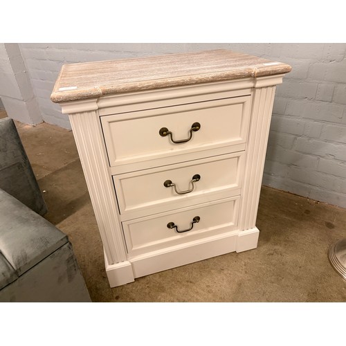 Lot 3210E     