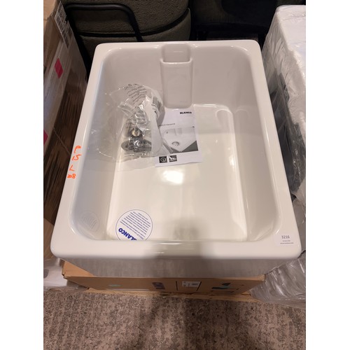Lot 3216      