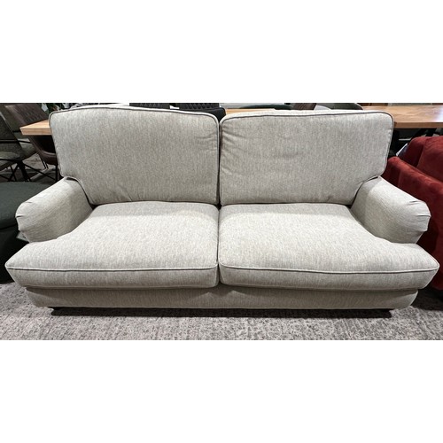 Lot 3016      
