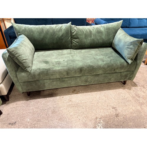 Lot 3060      
