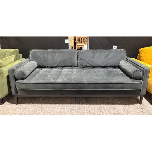 Lot 3051      