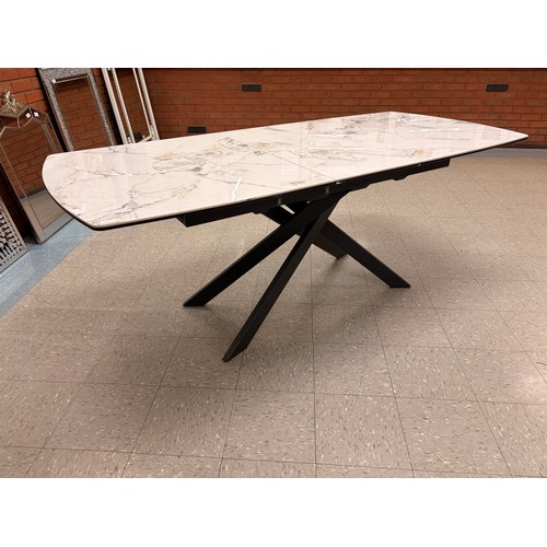 Lot 3182      