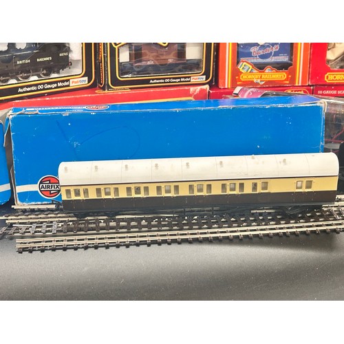 2117 - A large collection of model railway, Hornby, Mainline, Airfix, 00 gauge locos, coaches, goods wagon,... 