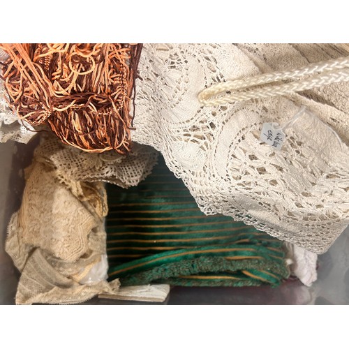 2119 - A large collection of vintage lace, linen and haberdashery