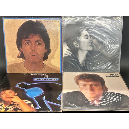 2124 - Twenty-two The Beatles and The Beatles related LP records