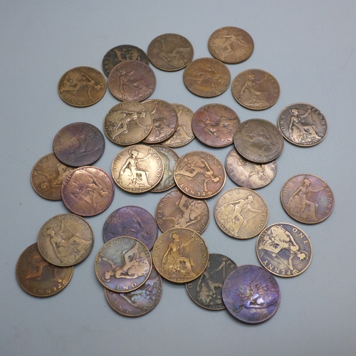 2240 - A collection of George V one penny coins, dated 1912-1918