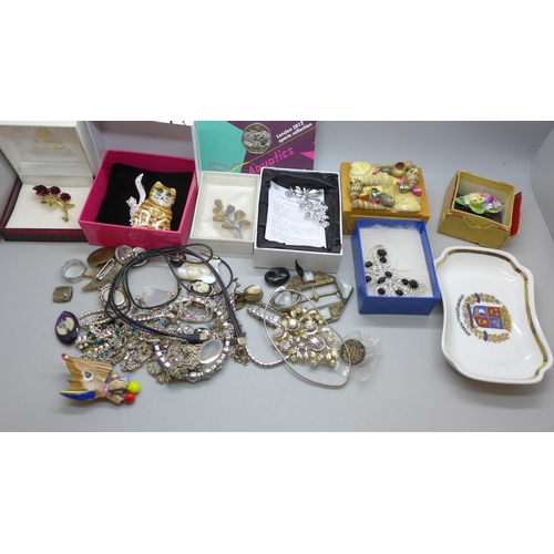 2270 - A collection of costume jewellery, etc.