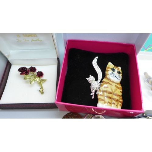 2270 - A collection of costume jewellery, etc.