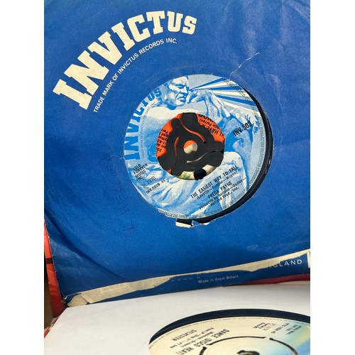 2179 - Approximately seventy five soul/mowtown 7