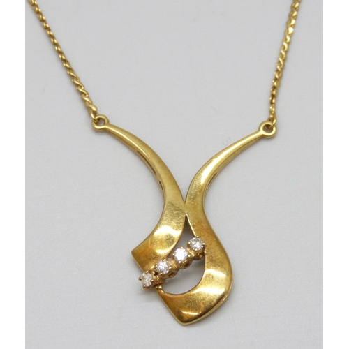 7001 - An Italian 18ct gold necklace set with four diamonds, clasp requires tightening, 7.2g, 42cm