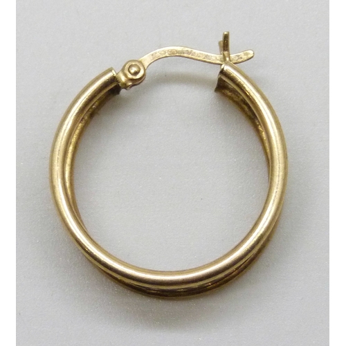 7025 - A single 9ct gold earring, 1.2g